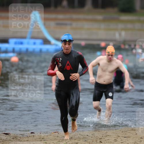 14.09.2025 - Stadtparktriathlon Michael Strokosch http://msf.ph/oto/8867060 14.09.2025 09:49:17 Schwimmen 517, 527, 565, 607 meine-sportfotos.de