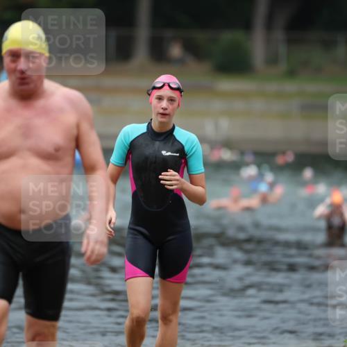 14.09.2025 - Stadtparktriathlon Michael Strokosch http://msf.ph/oto/8867086 14.09.2025 09:49:31 Schwimmen 551, 578 meine-sportfotos.de