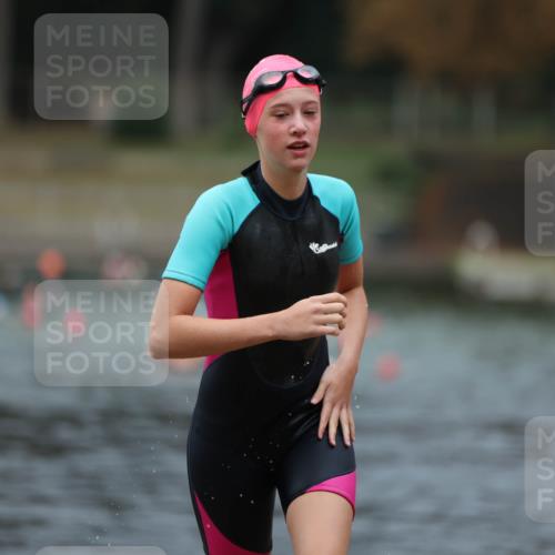 14.09.2025 - Stadtparktriathlon Michael Strokosch http://msf.ph/oto/8867094 14.09.2025 09:49:33 Schwimmen 551, 578 meine-sportfotos.de