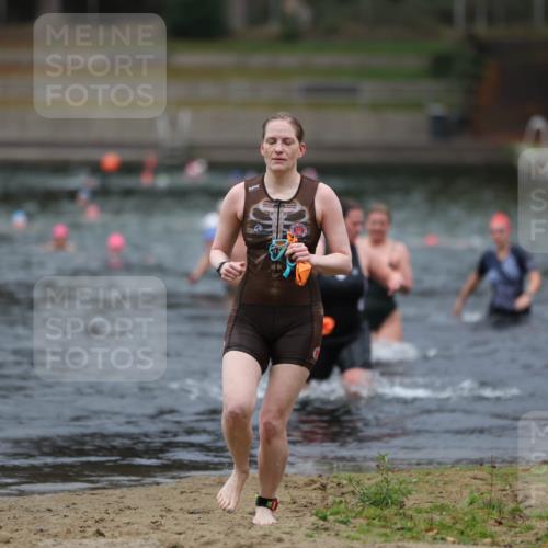 14.09.2025 - Stadtparktriathlon Michael Strokosch http://msf.ph/oto/8867107 14.09.2025 09:49:49 Schwimmen 519, 530, 534, 536 meine-sportfotos.de