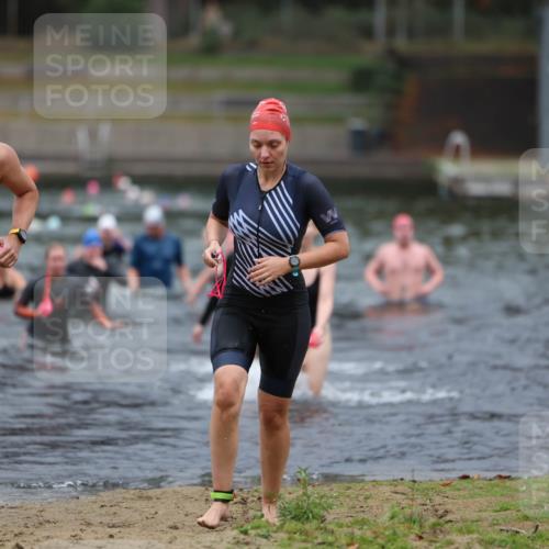 14.09.2025 - Stadtparktriathlon Michael Strokosch http://msf.ph/oto/8867143 14.09.2025 09:50:06 Schwimmen 513, 546, 561, 600 meine-sportfotos.de