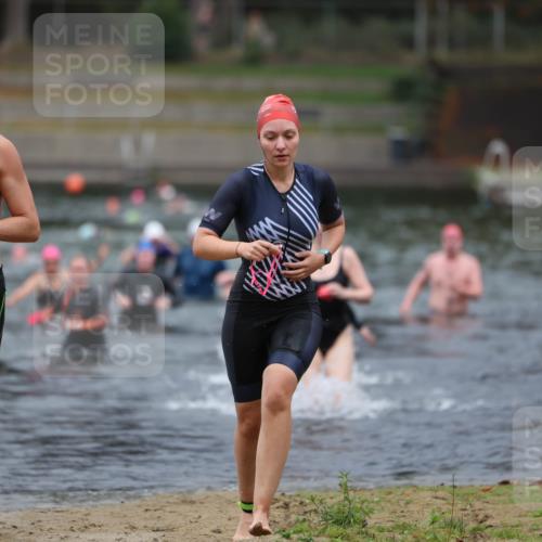 14.09.2025 - Stadtparktriathlon Michael Strokosch http://msf.ph/oto/8867146 14.09.2025 09:50:06 Schwimmen 513, 546, 561, 600 meine-sportfotos.de