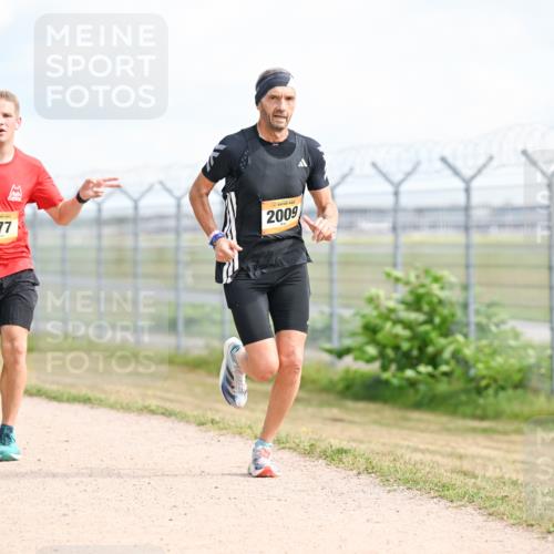 14.09.2025 - Airport Race Dr. Thomas Lammeyer http://msf.ph/oto/8867281 14.09.2025 12:08:22 Laufen 393, 577, 2009 meine-sportfotos.de