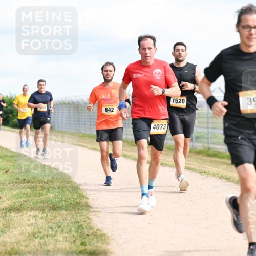 14.09.2025 - Airport Race Dr. Thomas Lammeyer http://msf.ph/oto/8867296 14.09.2025 12:08:26 Laufen 858, 642, 4073, 1520, 393 meine-sportfotos.de