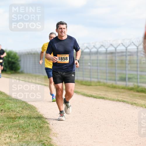 14.09.2025 - Airport Race Dr. Thomas Lammeyer http://msf.ph/oto/8867308 14.09.2025 12:08:29 Laufen 1858 meine-sportfotos.de