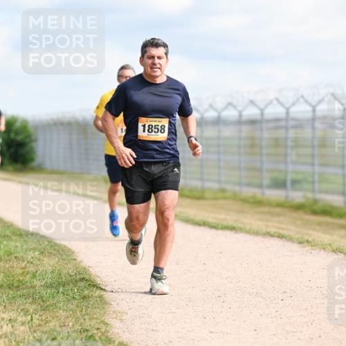 14.09.2025 - Airport Race Dr. Thomas Lammeyer http://msf.ph/oto/8867310 14.09.2025 12:08:29 Laufen 1858, 4 meine-sportfotos.de