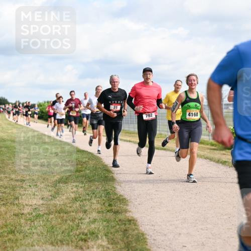14.09.2025 - Airport Race Dr. Thomas Lammeyer http://msf.ph/oto/8867361 14.09.2025 12:08:39 Laufen 31, 792, 4168, 1502 meine-sportfotos.de