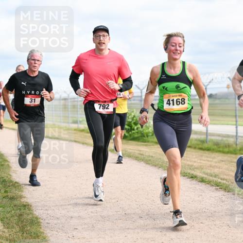 14.09.2025 - Airport Race Dr. Thomas Lammeyer http://msf.ph/oto/8867369 14.09.2025 12:08:41 Laufen 31, 792, 34, 4168, 420 meine-sportfotos.de