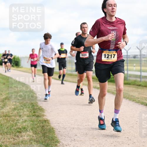 14.09.2025 - Airport Race Dr. Thomas Lammeyer http://msf.ph/oto/8867395 14.09.2025 12:08:45 Laufen 886, 1217 meine-sportfotos.de