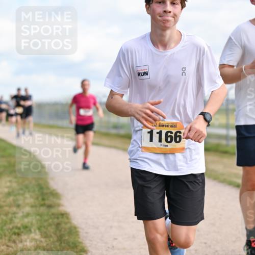 14.09.2025 - Airport Race Dr. Thomas Lammeyer http://msf.ph/oto/8867408 14.09.2025 12:08:48 Laufen 42, 1166, 709 meine-sportfotos.de