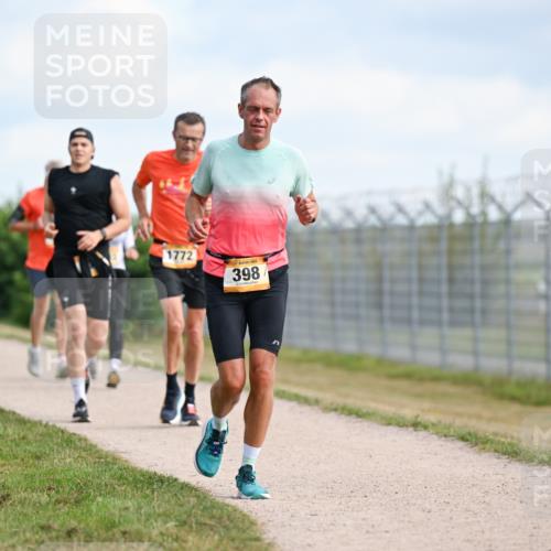 14.09.2025 - Airport Race Dr. Thomas Lammeyer http://msf.ph/oto/8867751 14.09.2025 12:10:08 Laufen 1772, 398 meine-sportfotos.de