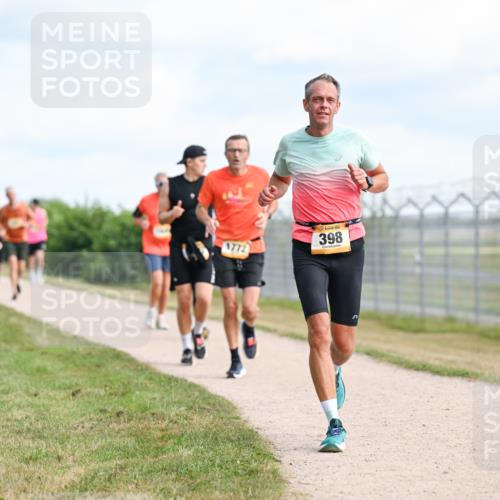 14.09.2025 - Airport Race Dr. Thomas Lammeyer http://msf.ph/oto/8867763 14.09.2025 12:10:09 Laufen 1772, 398 meine-sportfotos.de