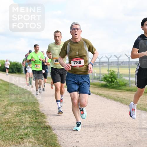14.09.2025 - Airport Race Dr. Thomas Lammeyer http://msf.ph/oto/8868026 14.09.2025 12:11:02 Laufen 15, 780, 424 meine-sportfotos.de