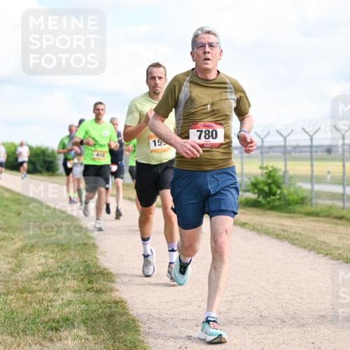 14.09.2025 - Airport Race Dr. Thomas Lammeyer http://msf.ph/oto/8868028 14.09.2025 12:11:02 Laufen 15, 780, 424 meine-sportfotos.de