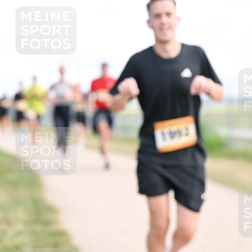 14.09.2025 - Airport Race Dr. Thomas Lammeyer http://msf.ph/oto/8868321 14.09.2025 12:12:04 Laufen 1992 meine-sportfotos.de