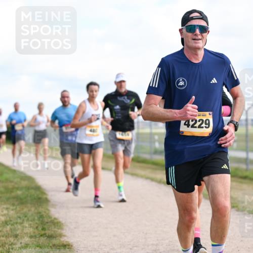 14.09.2025 - Airport Race Dr. Thomas Lammeyer http://msf.ph/oto/8868362 14.09.2025 12:12:11 Laufen 16010, 4229 meine-sportfotos.de