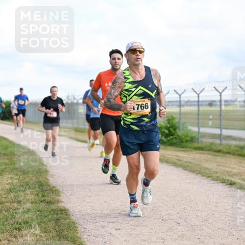 14.09.2025 - Airport Race Dr. Thomas Lammeyer http://msf.ph/oto/8868444 14.09.2025 12:12:29 Laufen 1766 meine-sportfotos.de