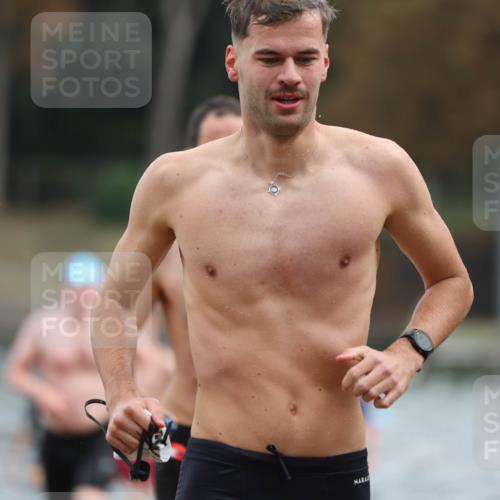14.09.2025 - Stadtparktriathlon Michael Strokosch http://msf.ph/oto/8868533 14.09.2025 10:32:44 Schwimmen 723, 736, 762, 776, 781, 816, 821 meine-sportfotos.de