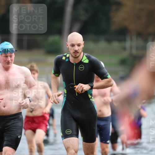 14.09.2025 - Stadtparktriathlon Michael Strokosch http://msf.ph/oto/8868539 14.09.2025 10:32:46 Schwimmen 723, 736, 762, 776, 781, 786, 802, 816, 821 meine-sportfotos.de