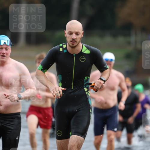 14.09.2025 - Stadtparktriathlon Michael Strokosch http://msf.ph/oto/8868543 14.09.2025 10:32:46 Schwimmen 723, 736, 762, 776, 781, 786, 802, 816, 821 meine-sportfotos.de