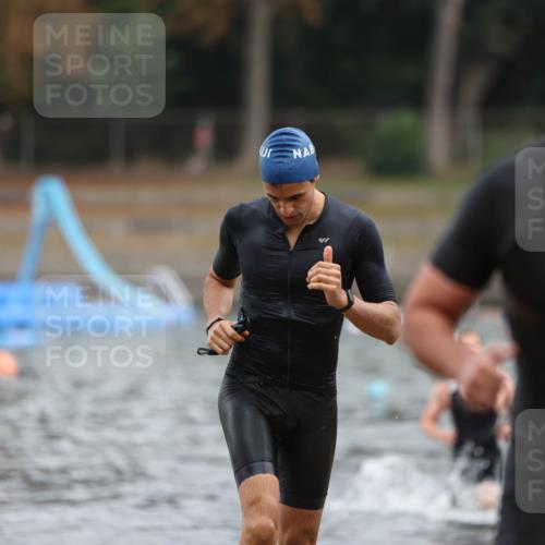 14.09.2025 - Stadtparktriathlon Michael Strokosch http://msf.ph/oto/8868574 14.09.2025 10:32:56 Schwimmen 750, 776, 786, 802, 821 meine-sportfotos.de