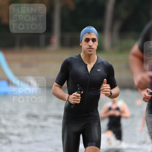 14.09.2025 - Stadtparktriathlon Michael Strokosch http://msf.ph/oto/8868577 14.09.2025 10:32:57 Schwimmen 750, 786, 802, 821 meine-sportfotos.de