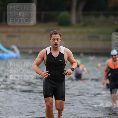 14.09.2025 - Stadtparktriathlon Michael Strokosch http://msf.ph/oto/8868586 14.09.2025 10:33:01 Schwimmen 739, 750, 786, 787, 802 meine-sportfotos.de