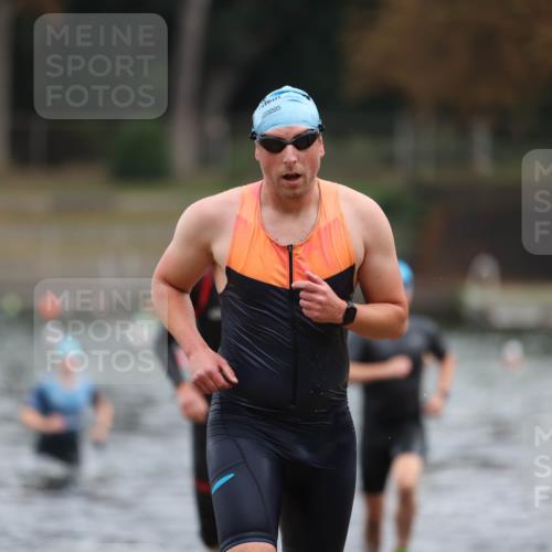 14.09.2025 - Stadtparktriathlon Michael Strokosch http://msf.ph/oto/8868607 14.09.2025 10:33:09 Schwimmen 739, 779, 787, 790, 807 meine-sportfotos.de