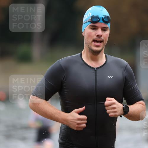 14.09.2025 - Stadtparktriathlon Michael Strokosch http://msf.ph/oto/8868626 14.09.2025 10:33:15 Schwimmen 739, 779, 787, 790, 807 meine-sportfotos.de