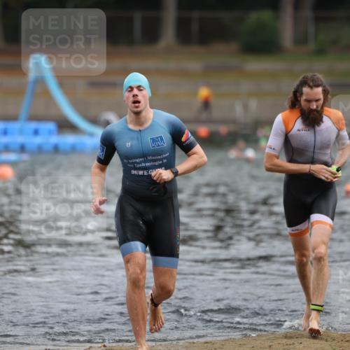 14.09.2025 - Stadtparktriathlon Michael Strokosch http://msf.ph/oto/8868628 14.09.2025 10:33:17 Schwimmen 779, 790, 807 meine-sportfotos.de