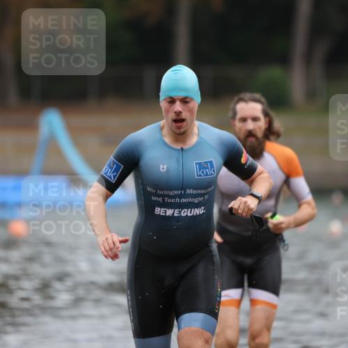 14.09.2025 - Stadtparktriathlon Michael Strokosch http://msf.ph/oto/8868637 14.09.2025 10:33:19 Schwimmen 790, 792, 807 meine-sportfotos.de