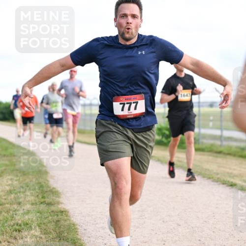 14.09.2025 - Airport Race Dr. Thomas Lammeyer http://msf.ph/oto/8868638 14.09.2025 12:12:51 Laufen 777, 164 meine-sportfotos.de