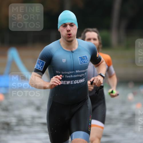 14.09.2025 - Stadtparktriathlon Michael Strokosch http://msf.ph/oto/8868639 14.09.2025 10:33:20 Schwimmen 790, 792, 807 meine-sportfotos.de