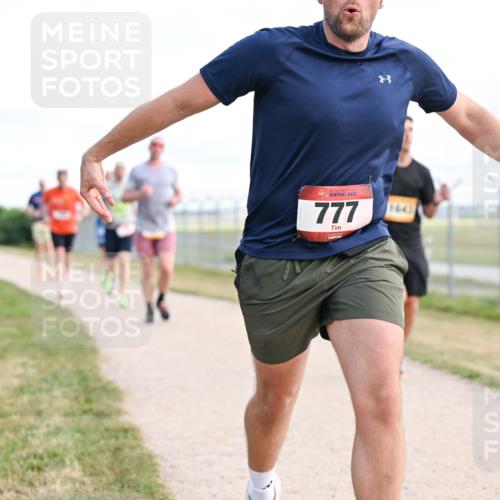 14.09.2025 - Airport Race Dr. Thomas Lammeyer http://msf.ph/oto/8868644 14.09.2025 12:12:51 Laufen 777, 1645 meine-sportfotos.de