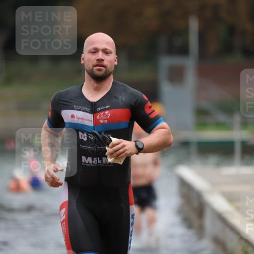 14.09.2025 - Stadtparktriathlon Michael Strokosch http://msf.ph/oto/8868672 14.09.2025 10:33:41 Schwimmen 765, 818 meine-sportfotos.de