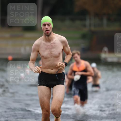 14.09.2025 - Stadtparktriathlon Michael Strokosch http://msf.ph/oto/8868697 14.09.2025 10:33:55 Schwimmen 754, 778, 791, 820 meine-sportfotos.de