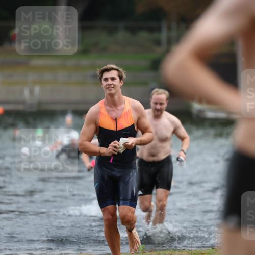 14.09.2025 - Stadtparktriathlon Michael Strokosch http://msf.ph/oto/8868703 14.09.2025 10:33:57 Schwimmen 729, 754, 778, 791, 820 meine-sportfotos.de