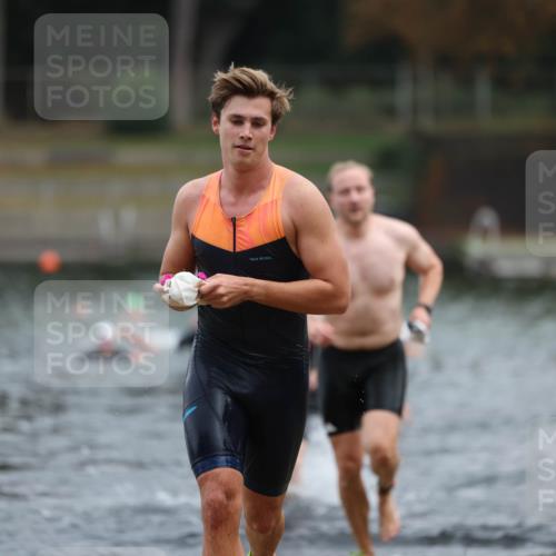 14.09.2025 - Stadtparktriathlon Michael Strokosch http://msf.ph/oto/8868711 14.09.2025 10:33:59 Schwimmen 729, 754, 778, 791, 820 meine-sportfotos.de