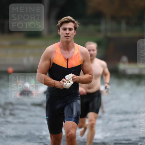 14.09.2025 - Stadtparktriathlon Michael Strokosch http://msf.ph/oto/8868713 14.09.2025 10:33:59 Schwimmen 729, 754, 778, 791, 820 meine-sportfotos.de