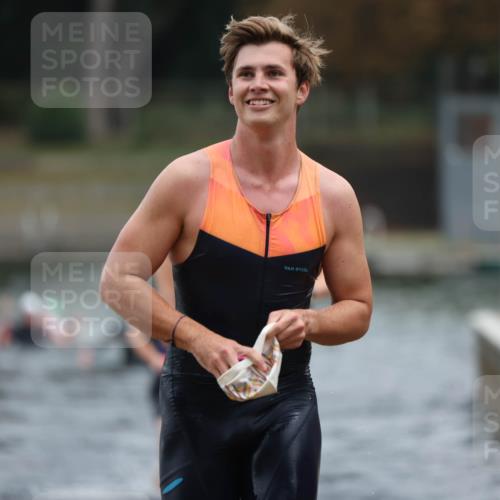 14.09.2025 - Stadtparktriathlon Michael Strokosch http://msf.ph/oto/8868717 14.09.2025 10:34:00 Schwimmen 729, 754, 771, 778, 791, 820 meine-sportfotos.de