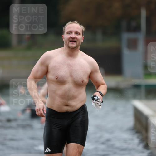 14.09.2025 - Stadtparktriathlon Michael Strokosch http://msf.ph/oto/8868722 14.09.2025 10:34:01 Schwimmen 729, 771, 778, 791, 820 meine-sportfotos.de