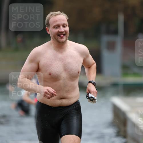 14.09.2025 - Stadtparktriathlon Michael Strokosch http://msf.ph/oto/8868724 14.09.2025 10:34:02 Schwimmen 729, 771, 778, 791, 820 meine-sportfotos.de