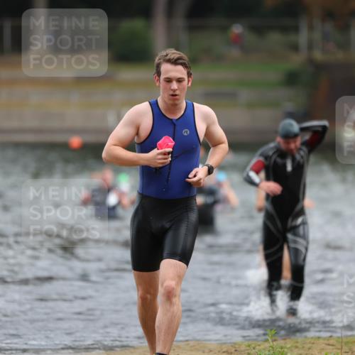 14.09.2025 - Stadtparktriathlon Michael Strokosch http://msf.ph/oto/8868727 14.09.2025 10:34:03 Schwimmen 729, 771, 778, 791, 820 meine-sportfotos.de