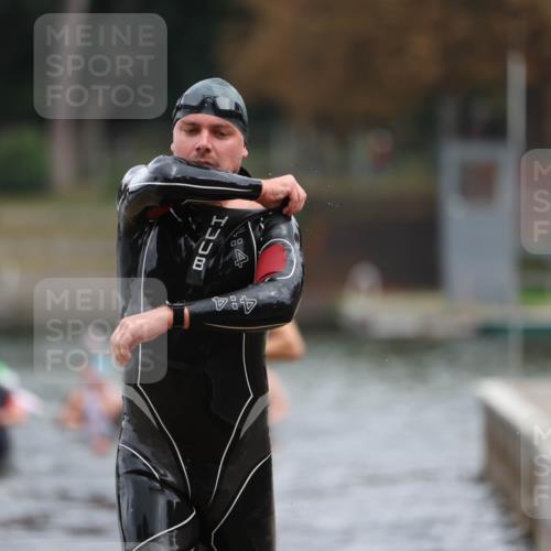 14.09.2025 - Stadtparktriathlon Michael Strokosch http://msf.ph/oto/8868747 14.09.2025 10:34:09 Schwimmen 729, 771, 778 meine-sportfotos.de