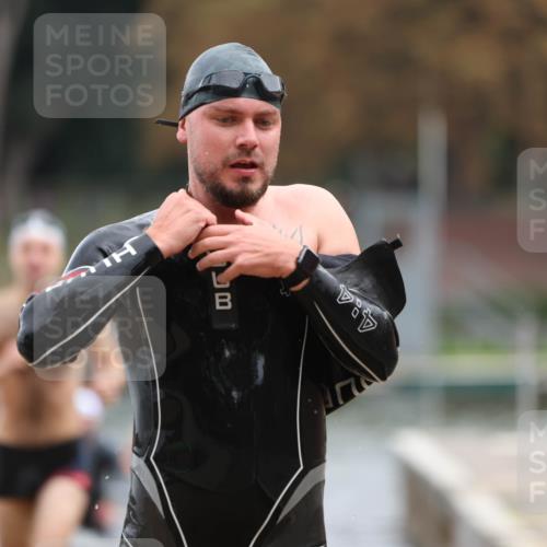 14.09.2025 - Stadtparktriathlon Michael Strokosch http://msf.ph/oto/8868751 14.09.2025 10:34:10 Schwimmen 729, 771 meine-sportfotos.de