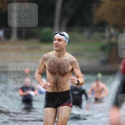 14.09.2025 - Stadtparktriathlon Michael Strokosch http://msf.ph/oto/8868753 14.09.2025 10:34:11 Schwimmen 729, 771, 774 meine-sportfotos.de
