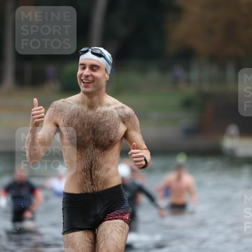 14.09.2025 - Stadtparktriathlon Michael Strokosch http://msf.ph/oto/8868756 14.09.2025 10:34:12 Schwimmen 729, 771, 774 meine-sportfotos.de