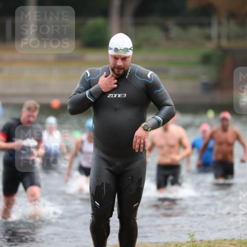 14.09.2025 - Stadtparktriathlon Michael Strokosch http://msf.ph/oto/8868763 14.09.2025 10:34:20 Schwimmen 755, 774, 803 meine-sportfotos.de
