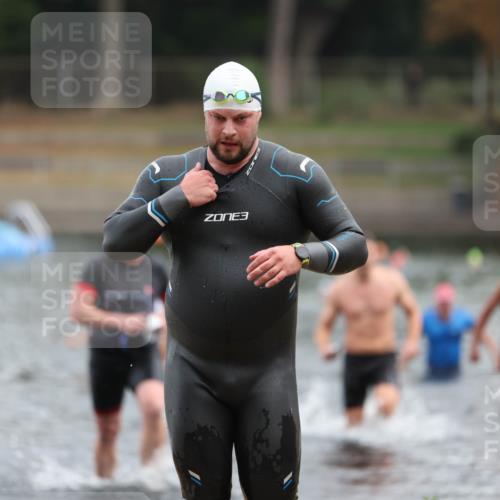14.09.2025 - Stadtparktriathlon Michael Strokosch http://msf.ph/oto/8868768 14.09.2025 10:34:21 Schwimmen 755, 774, 803 meine-sportfotos.de