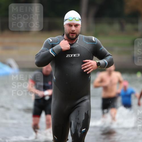 14.09.2025 - Stadtparktriathlon Michael Strokosch http://msf.ph/oto/8868769 14.09.2025 10:34:21 Schwimmen 755, 774, 803 meine-sportfotos.de